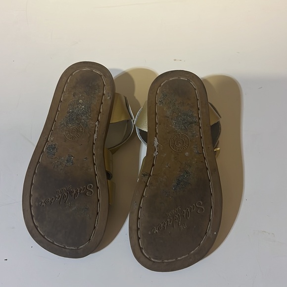 Salt water by hoy sandals in gold size 9 - Picture 2 of 2
